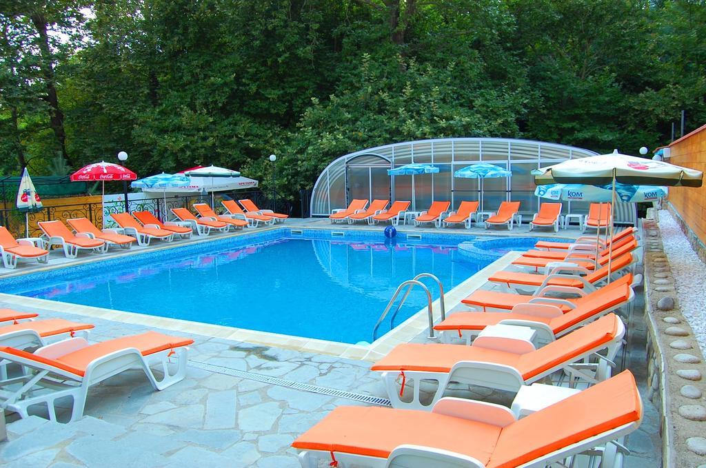 Family Prim Hotel Sandanski Bagian luar foto