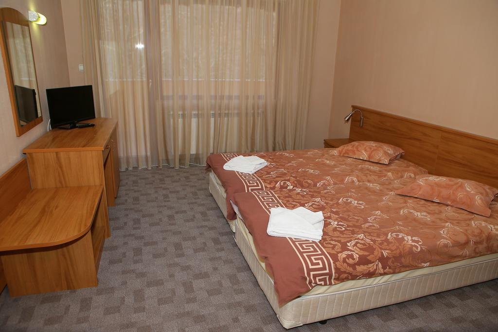 Family Prim Hotel Sandanski Bagian luar foto