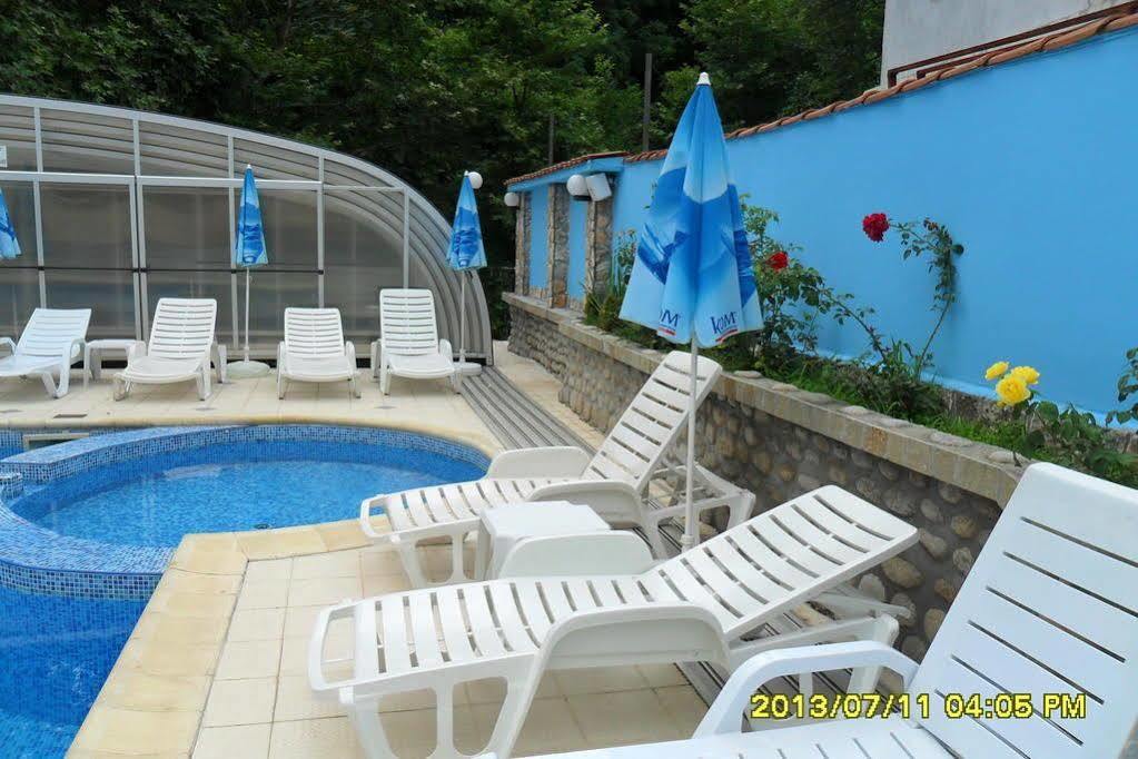 Family Prim Hotel Sandanski Bagian luar foto